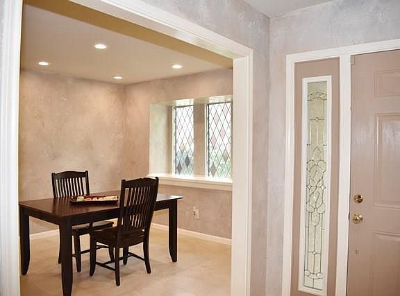 4th image of 2120 Wilson Dr