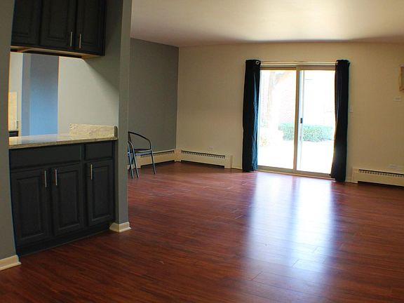 4th image of 906 W Alleghany Dr APT 1A