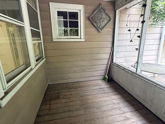 5th image of 38 Mead Street