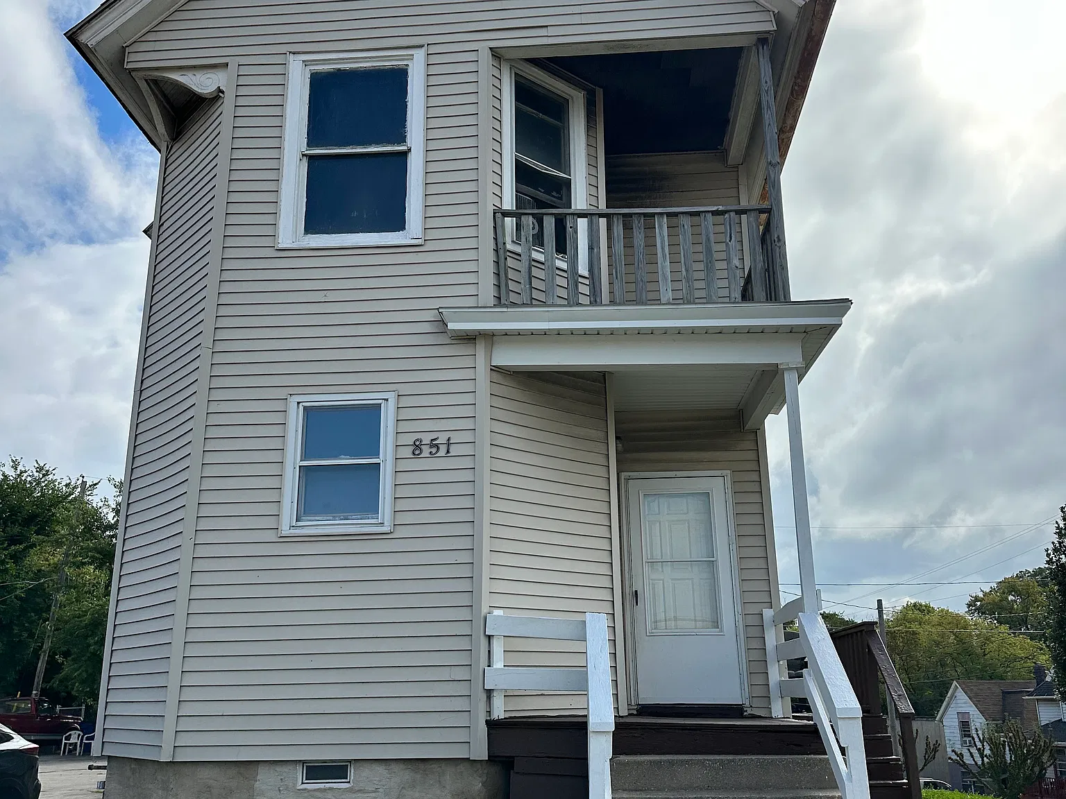 3 bed, 1300 sqft, $1,100 — Photo 1