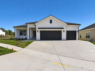 6211 SW 46th Ct, Topeka, KS 66610