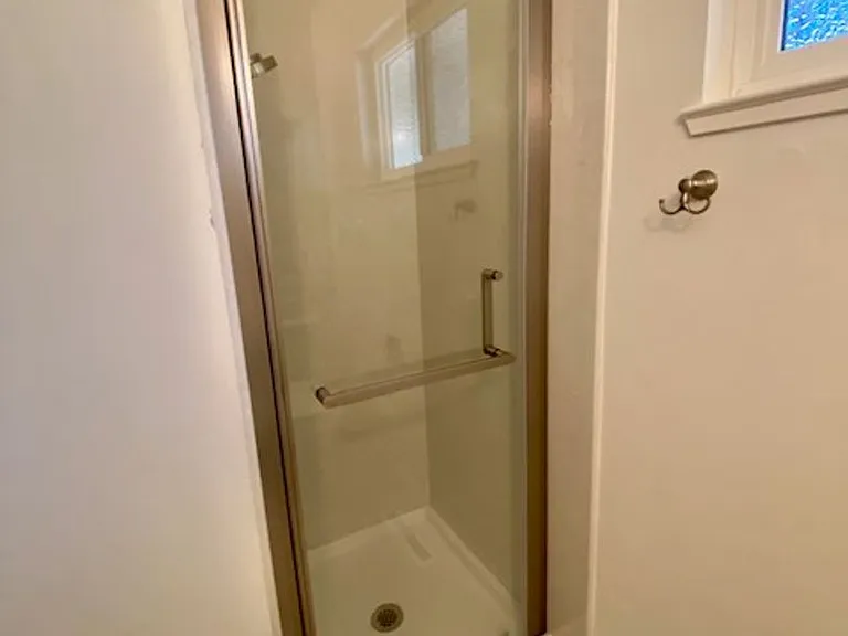 363 Helen Way — Photo 20