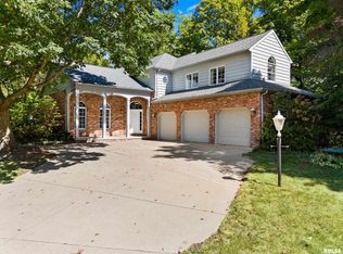 701 Bayside Dr, Metamora, IL