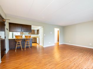 204 E Bailey Rd, Naperville, IL 60565