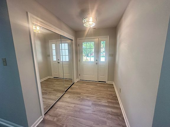 2nd image of 15 Summer Cir