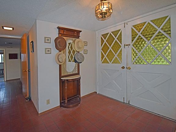 3rd image of 13135 Center Ave
