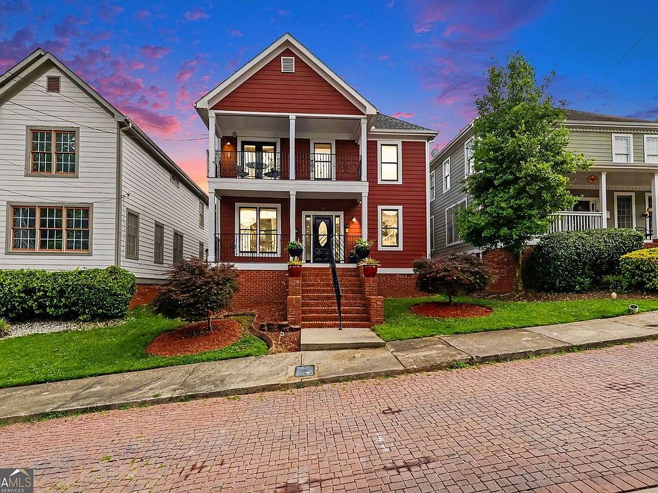 1st image of 121 Fulton Way SE