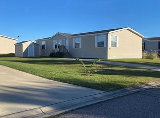 11091 Indianwood Ct, South Lyon, MI 48178