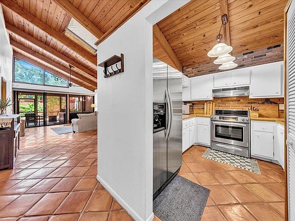 3rd image of 6120 NW 33rd Way