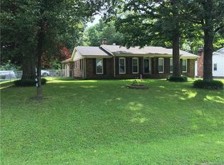 5001 Verlinda Dr, North Chesterfield, VA 23237