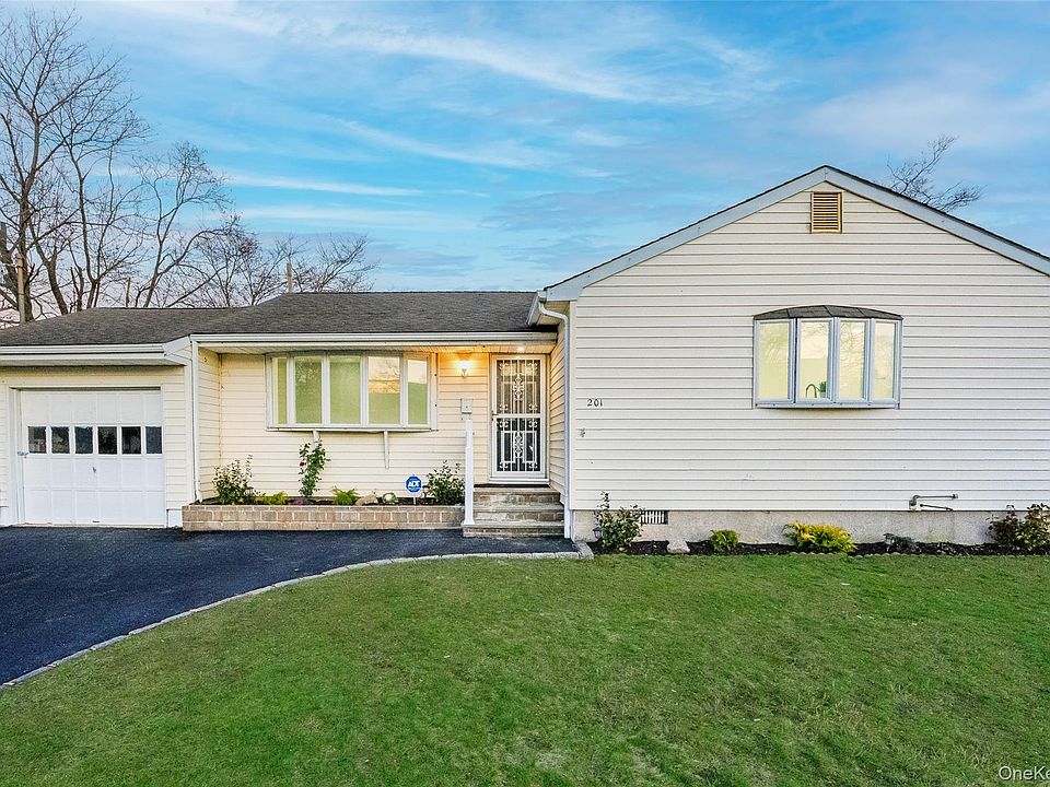 1st image of 201 Hilltop Drive
