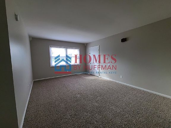 2nd image of 916 Parkview Dr APT 10