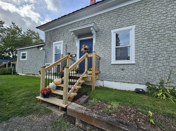 227 Peltoma Avenue, Pittsfield, ME 04967
