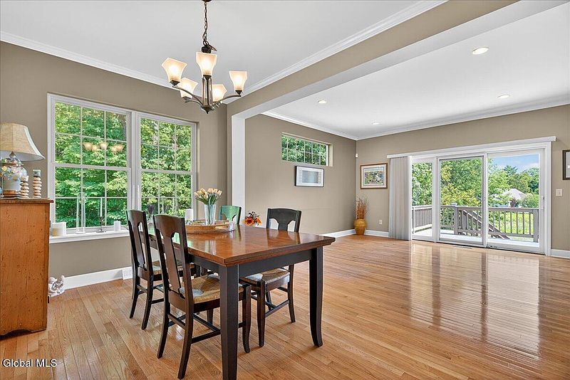 4th image of 5 Fulton Court