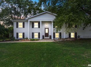 2802 W Larchmont Ln, Peoria, IL 61615