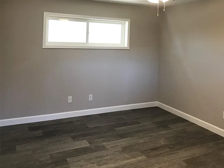 5470 Carew St — Photo 15