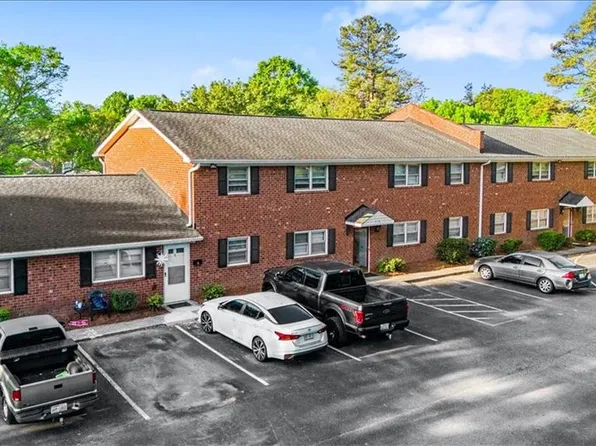 110 Hedgecock Ave, Winston Salem, NC 27104