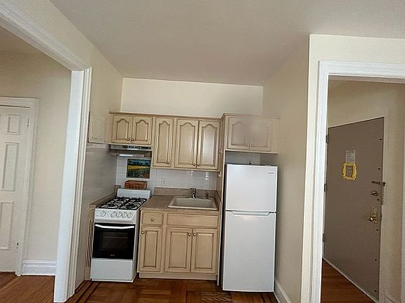3rd image of 4518 39th Pl APT 3C