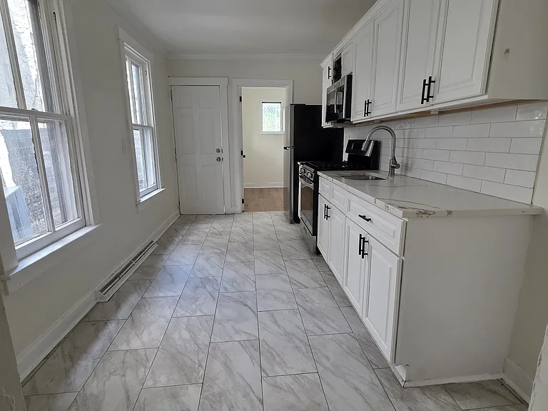 745 Birch St — Photo 9