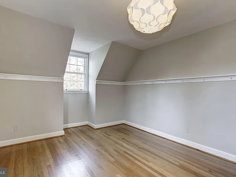 1628 N Harrison St — Photo 14
