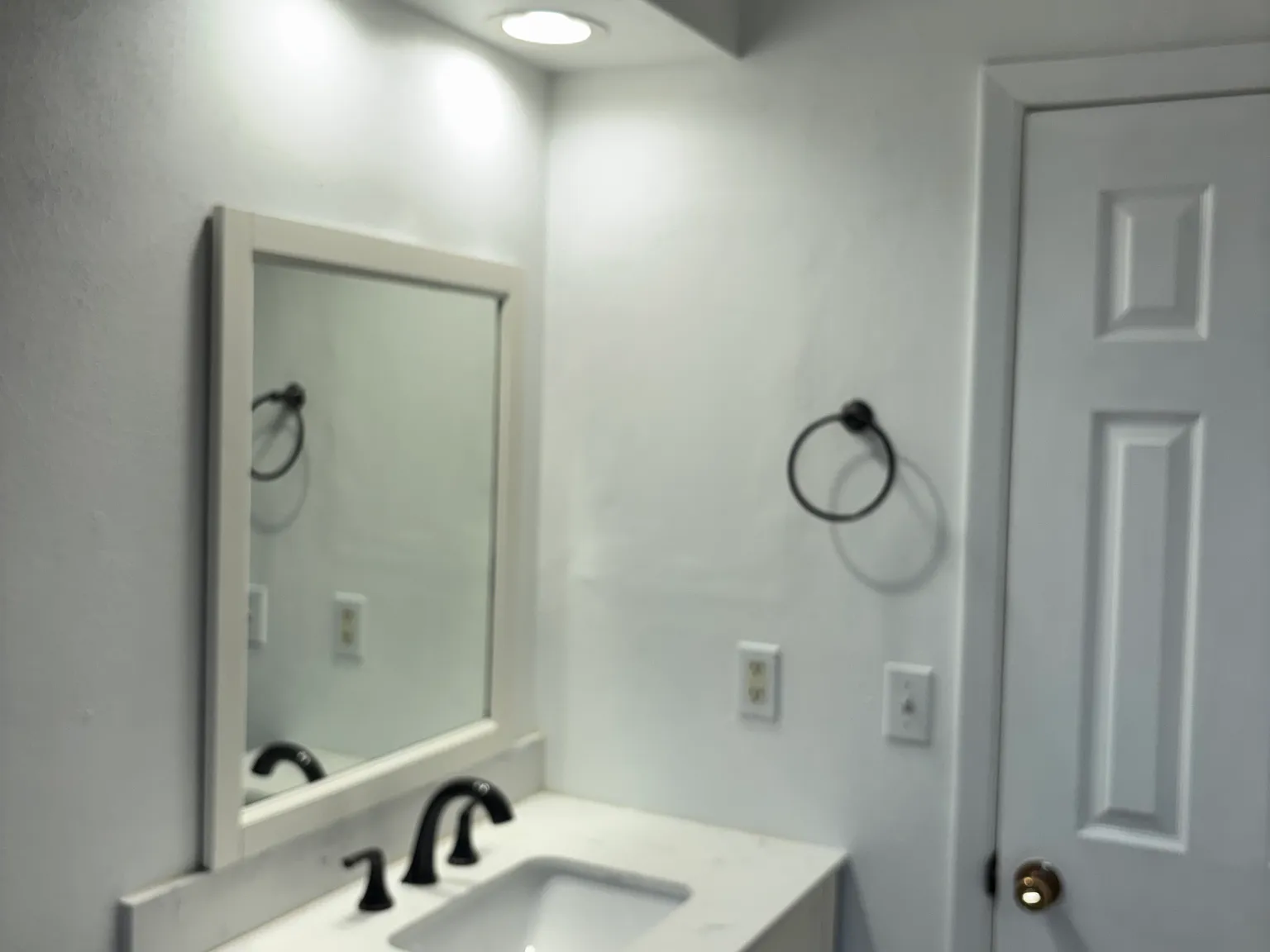3 bed, 2200 sqft, $2,525 — Photo 3