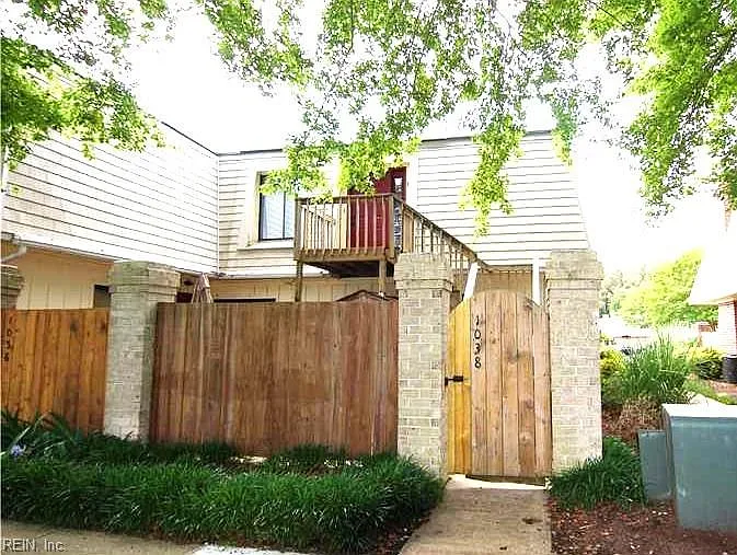 1038 Lands End Way — Photo 1
