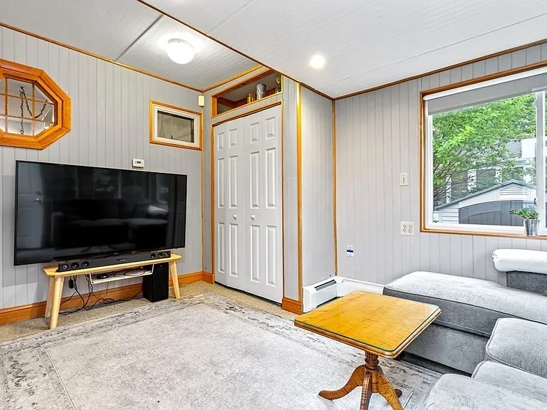 51 Fairlawn St #51 — Photo 18