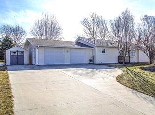 611 Dane Town Hill Rd, Oakland, IA 51560