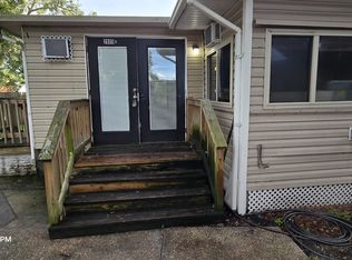 2005B 12th St W, Bradenton, FL 34205