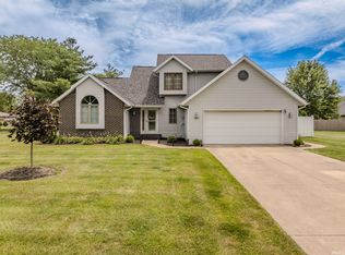 2208 N Valley Dr, Muncie, IN