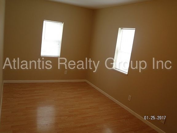 5th image of 834 Waldemere Ave