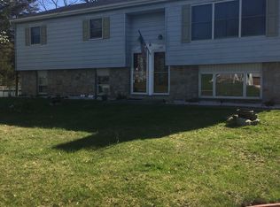 1207 Woodmere Dr, Pottstown, PA 19464