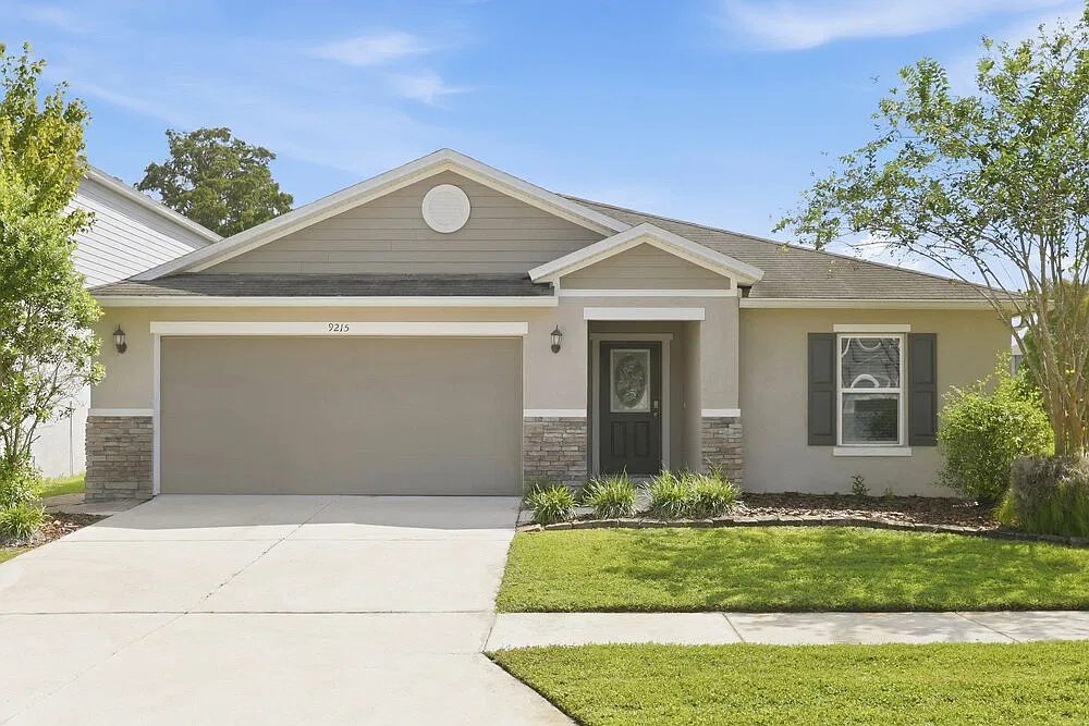 4 bed, 2.0 bath, 1993 sqft, $2,470 — Photo 1