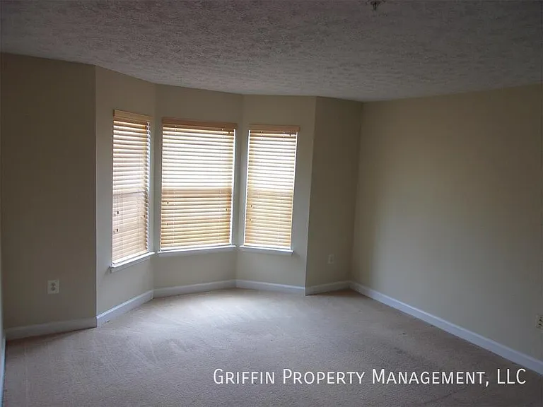 6600 Saint Ignatius Dr #301 — Photo 7