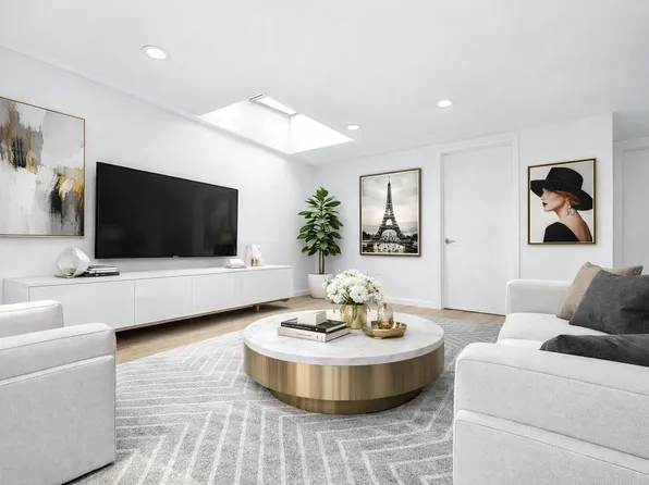 369 W 36th St, New York, NY