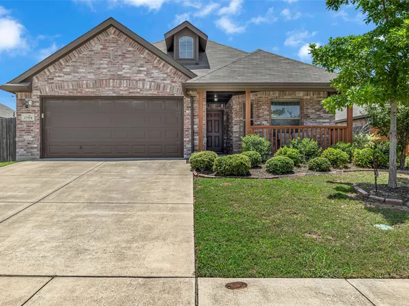 1704 Chivalry Ln, Fort Worth, TX 76140