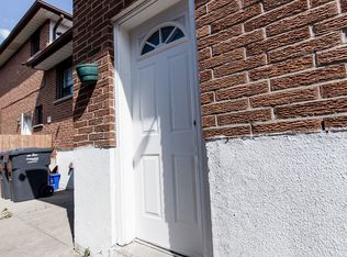 4129 Brandon Gate Dr, Mississauga, ON L4T 3P3