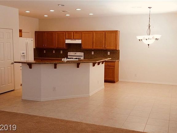 2nd image of 71 Myrtle Springs Ct