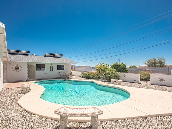4th image of 1015 Rolling Hills Dr