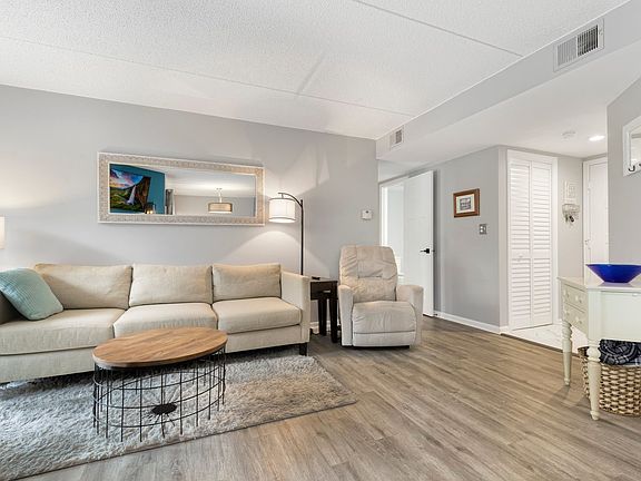 5th image of 104 N Pine Ave APT 205