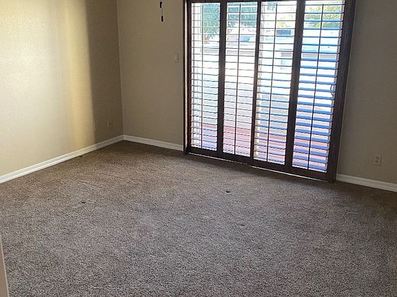 5th image of 241 W Tainter Dr