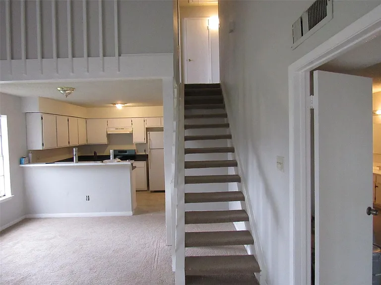 12109 Sandpiper Dr #121 — Photo 8