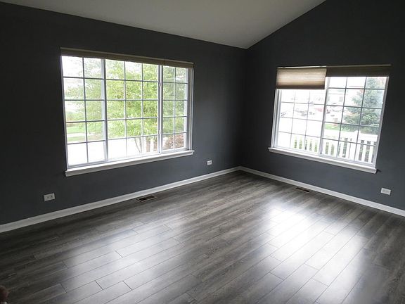 5th image of 465 Cary Woods Cir