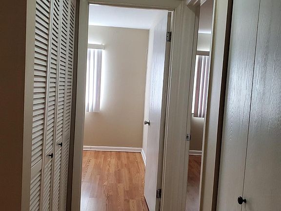 4th image of 1112 Castilian Ct APT 113