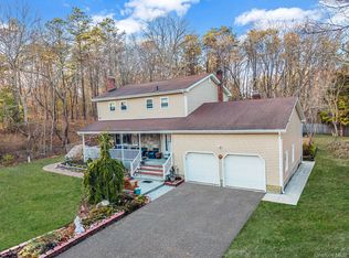 231 W Woodside Avenue, Patchogue, NY 11772