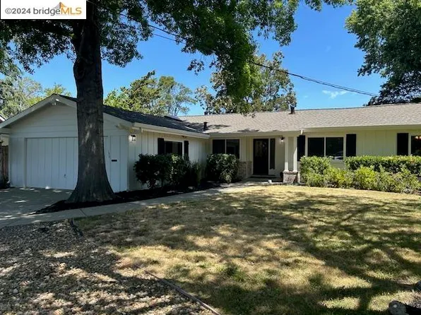 135 Pickering Pl, Walnut Creek, CA 94598