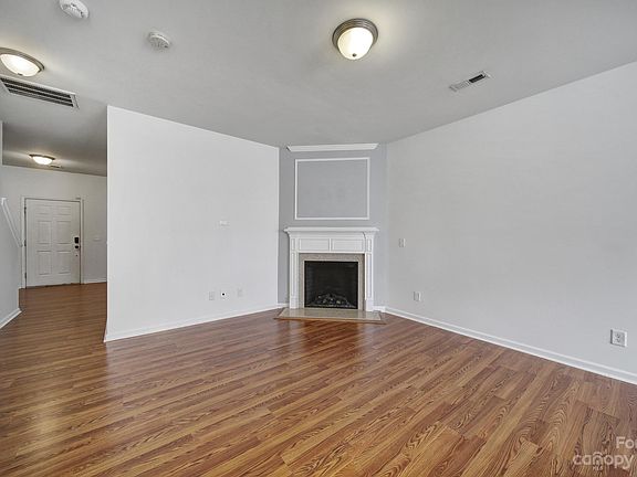 5th image of 4774 Craigmoss Ln
