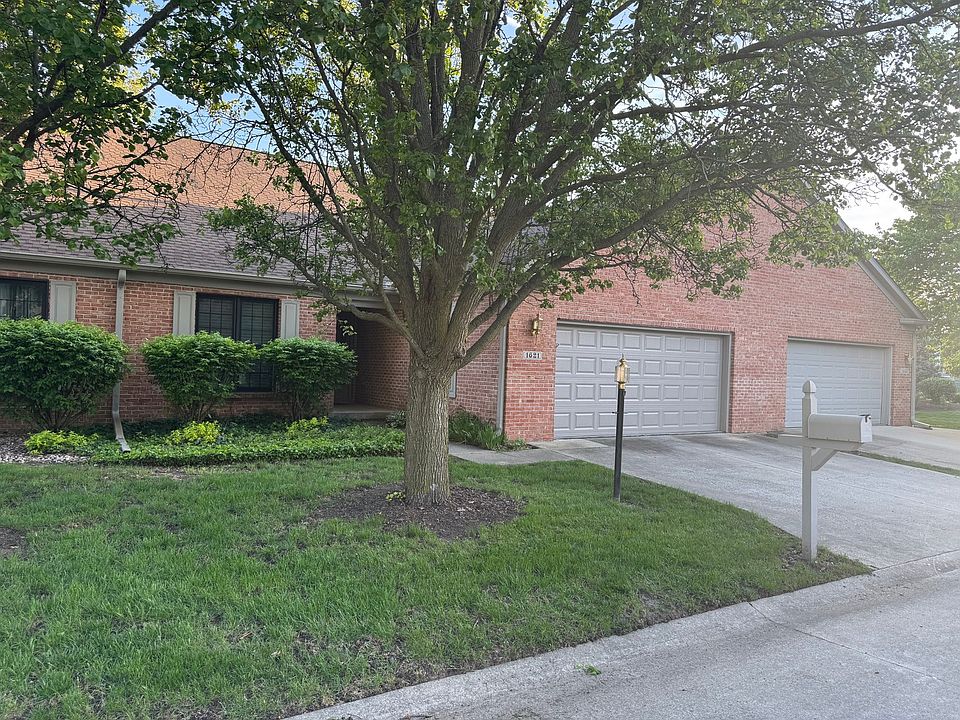 2nd image of 1621 Broadmoor Dr #1621