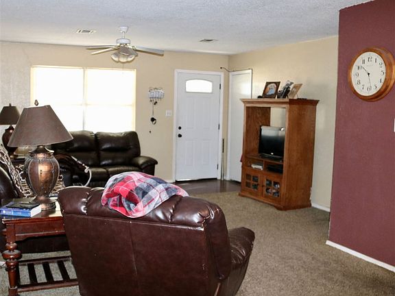 2nd image of 1719 W Wyandotte Ave