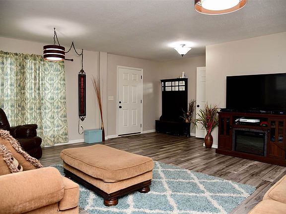 4th image of 6299 Holm Oak Ct